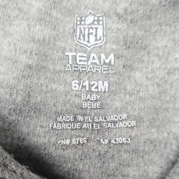 New England Patriots onesie. EUC. - Picture 2 of 2